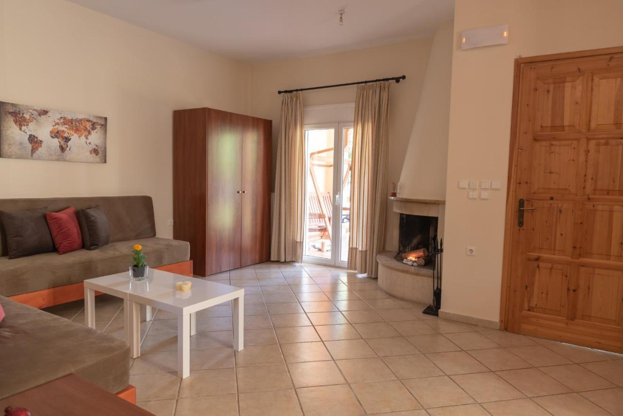 Corinthian Village Vrahati Екстериор снимка