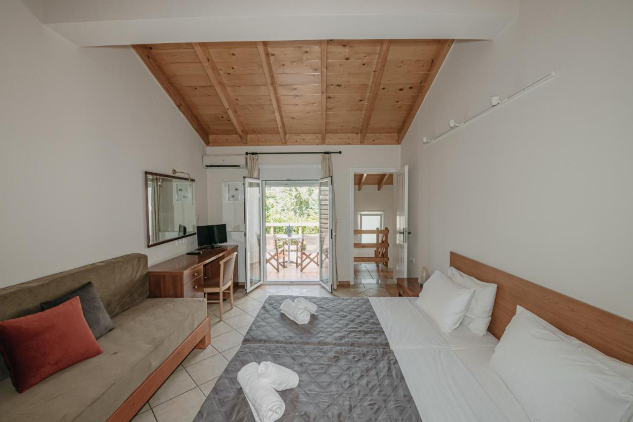Corinthian Village Vrahati Екстериор снимка